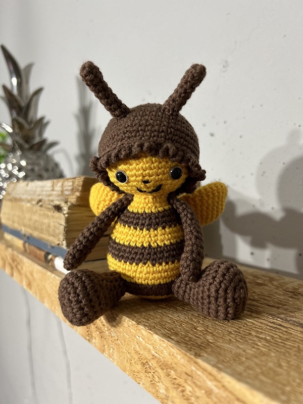 Handmade small Bee