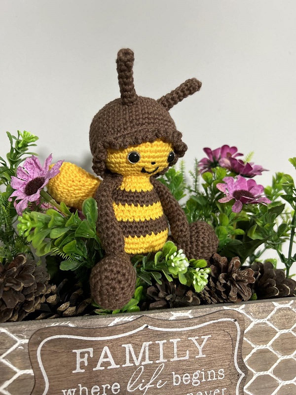 Handmade small Bee